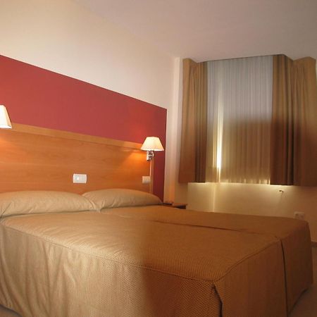 Hostal Ciudad De Caparra Carcaboso Bilik gambar
