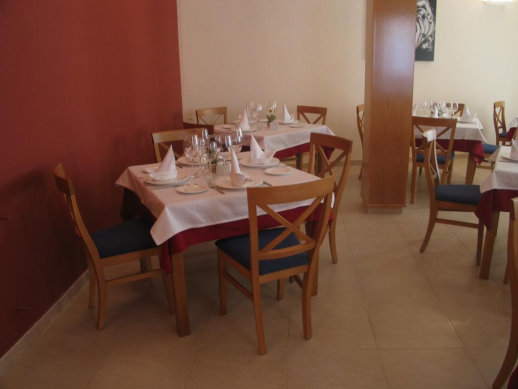 Hostal Ciudad De Caparra Carcaboso Luaran gambar