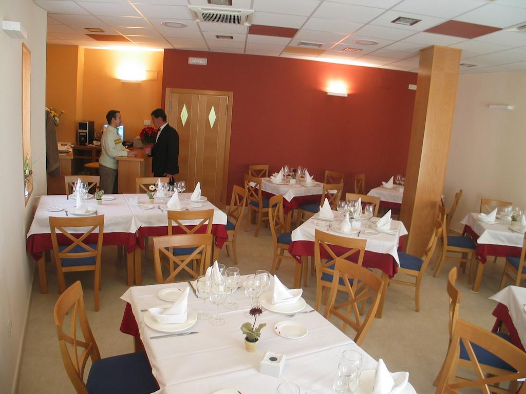Hostal Ciudad De Caparra Carcaboso Luaran gambar
