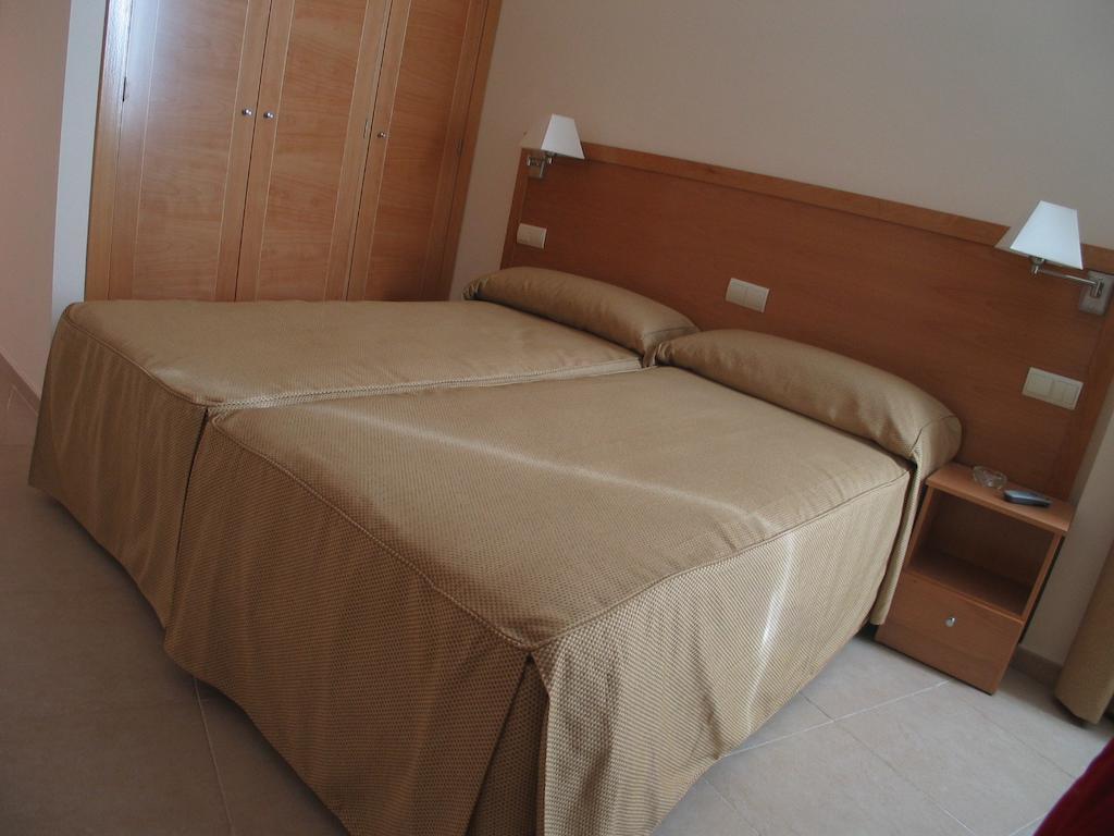 Hostal Ciudad De Caparra Carcaboso Luaran gambar