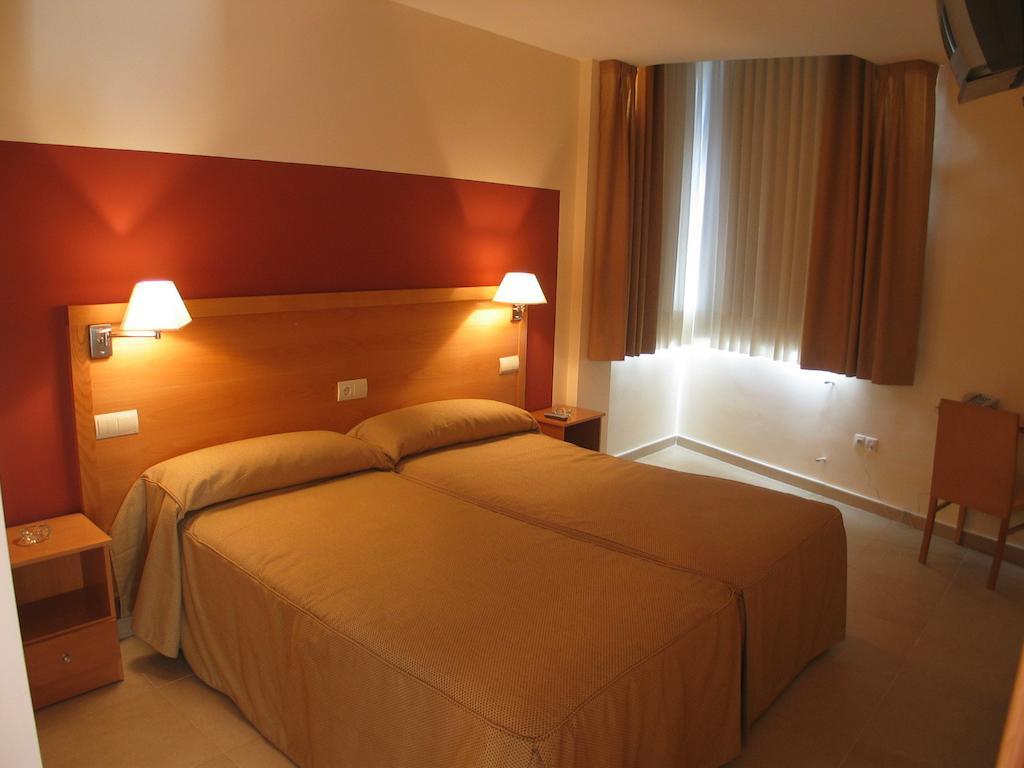 Hostal Ciudad De Caparra Carcaboso Luaran gambar