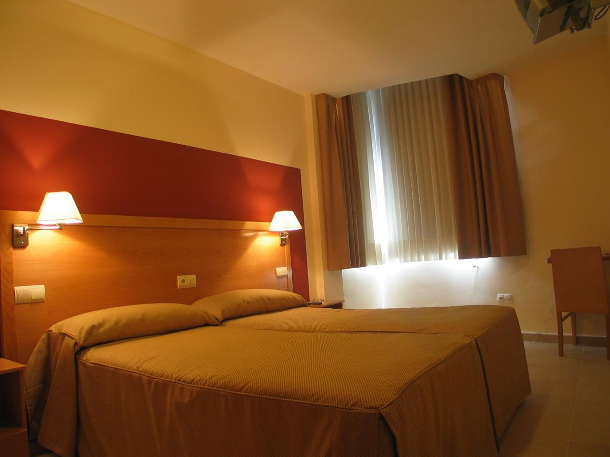 Hostal Ciudad De Caparra Carcaboso Luaran gambar